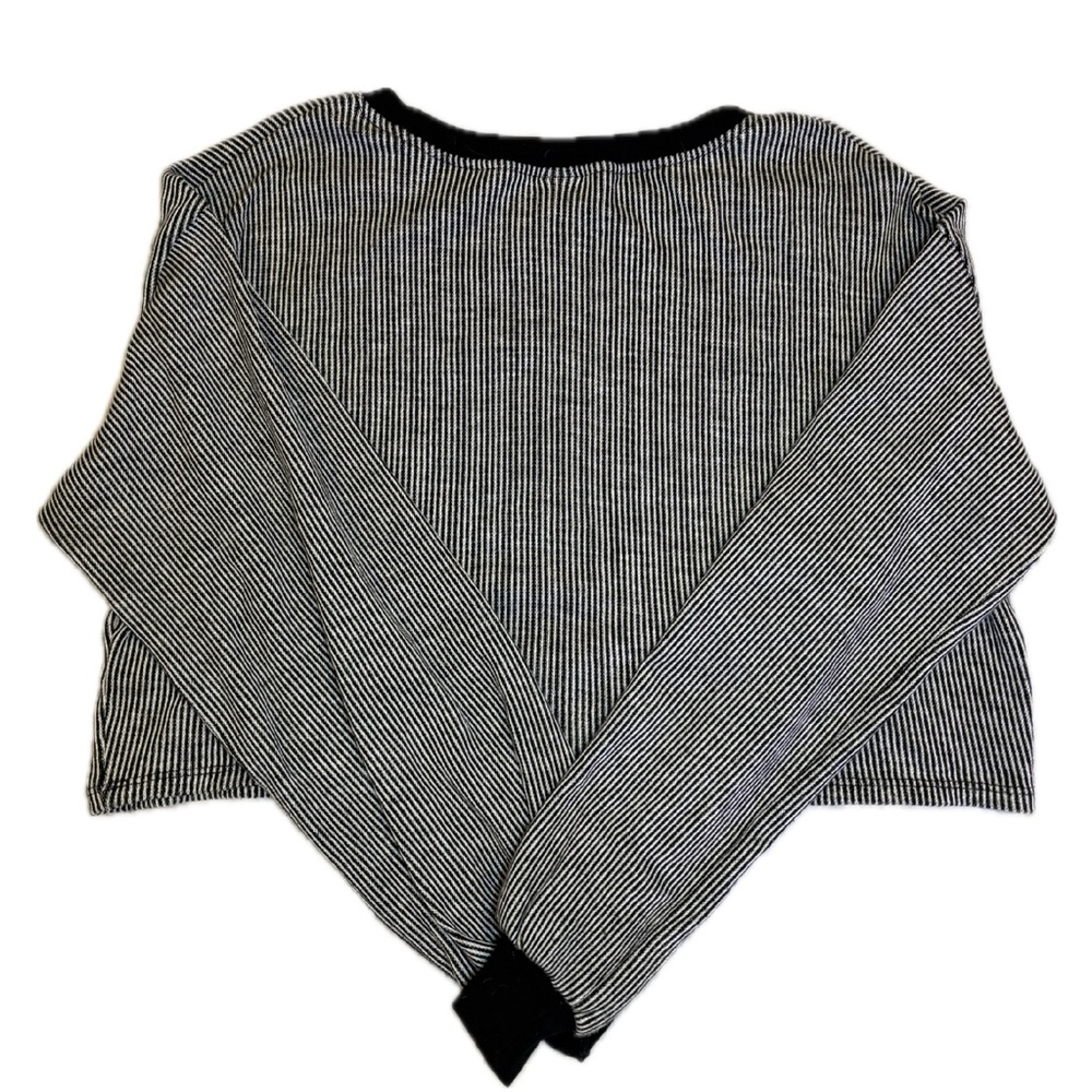 black and white striped thick long sleeve crop top size small